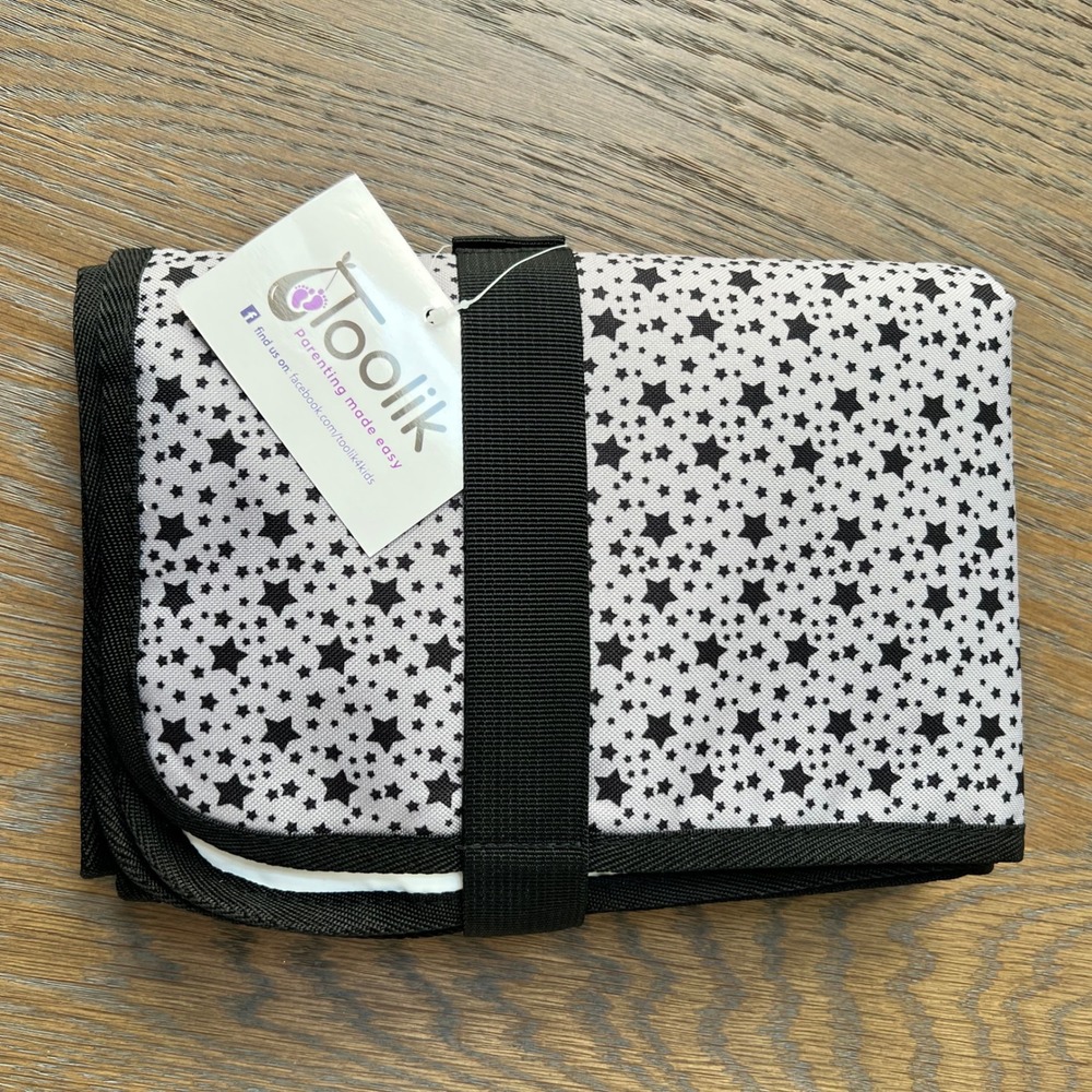 Portable Diaper Changing Pad Black White Star Pattern with Growth Chart